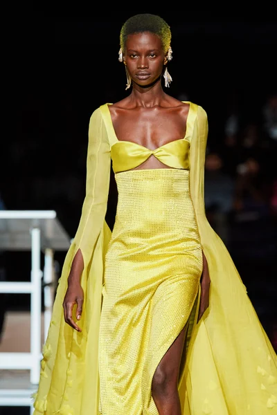 Look 99